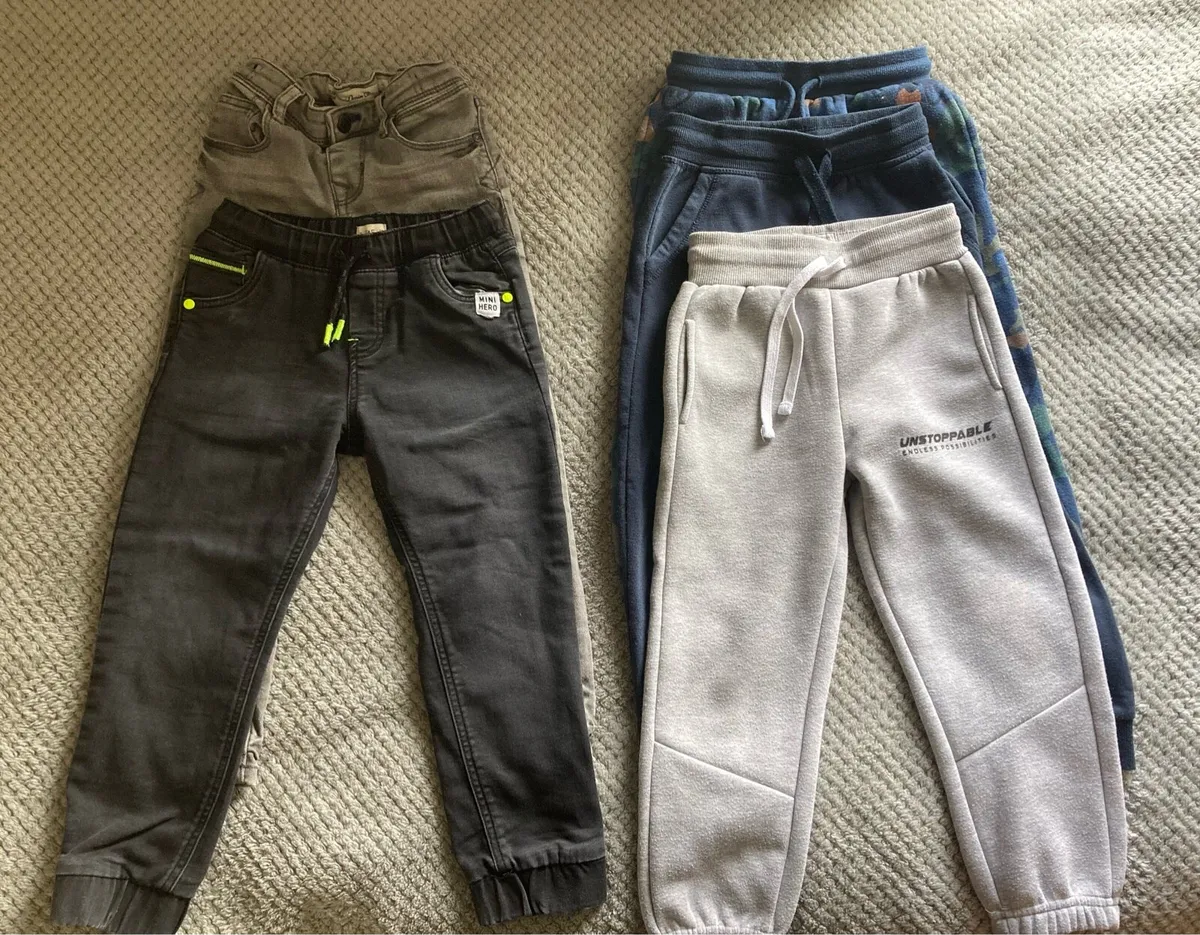 Boys Age 4-5 Winter Bundle - Image 2