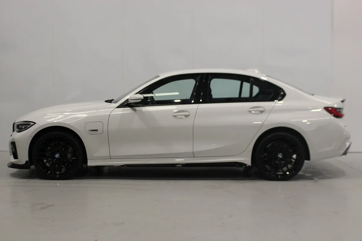 2022 BMW 330E M SPORT - M Performance - Image 4