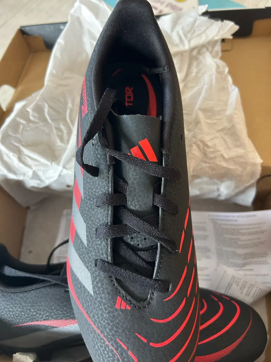 Predator football boots - Image 1