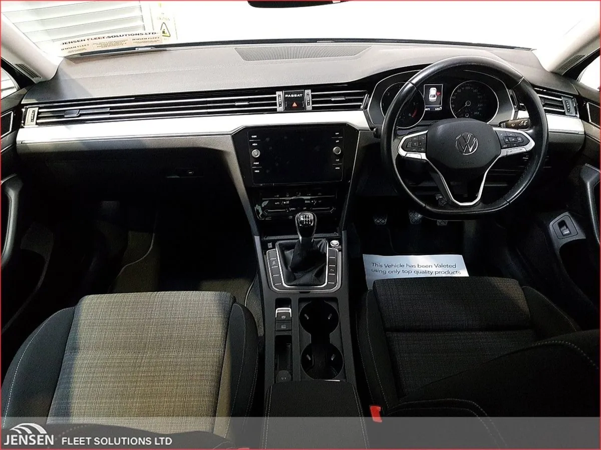 Volkswagen Passat 2.0 TDI 150HP Business 6 spd Ma - Image 4