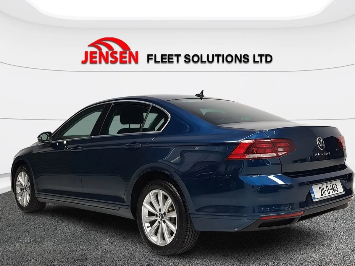 Volkswagen Passat 2.0 TDI 150HP Business 6 spd Ma - Image 3