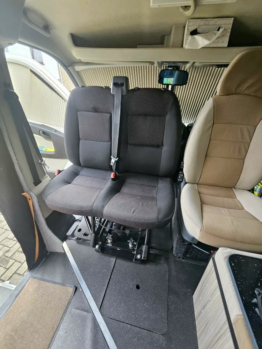 Double seat and swival base - Image 2