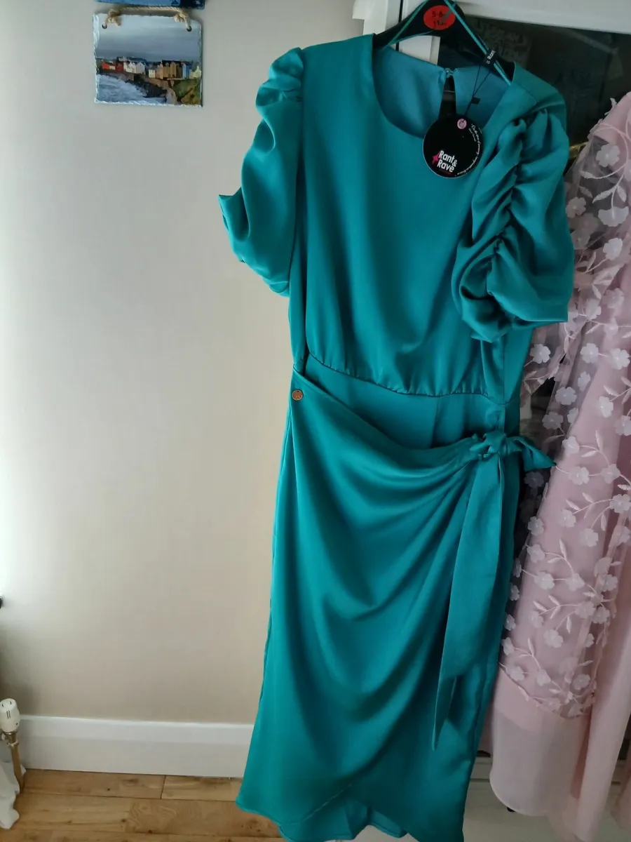 Two beautiful dresses - Image 3