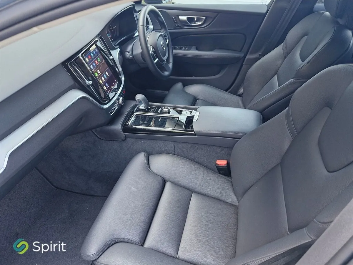 Volvo V60 T6  plug In Hybrid  AWD Auto  plus (dar - Image 4