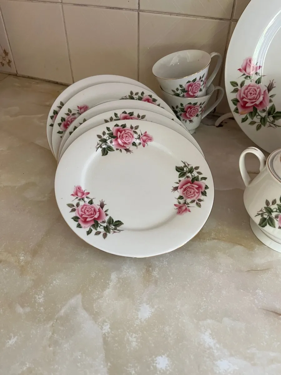 Antique China cups and plates - Image 4