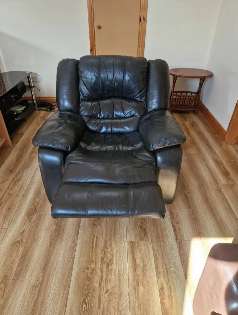 Recliner chair - Image 2