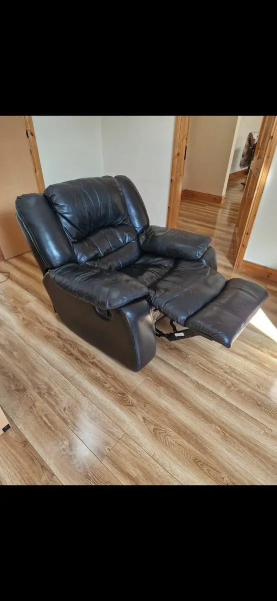 Recliner chair - Image 3
