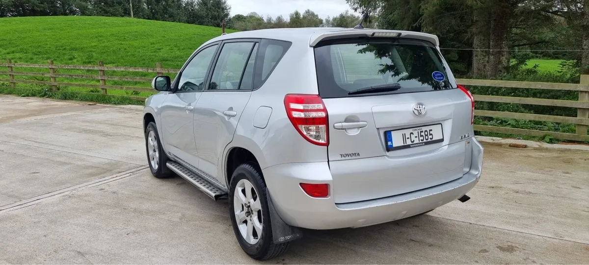 11 Toyota Rav 4 2.2 D4D 4x2 SOL - Image 3