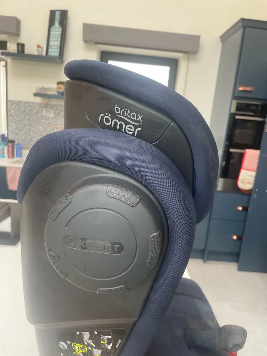 Car seat - Image 3