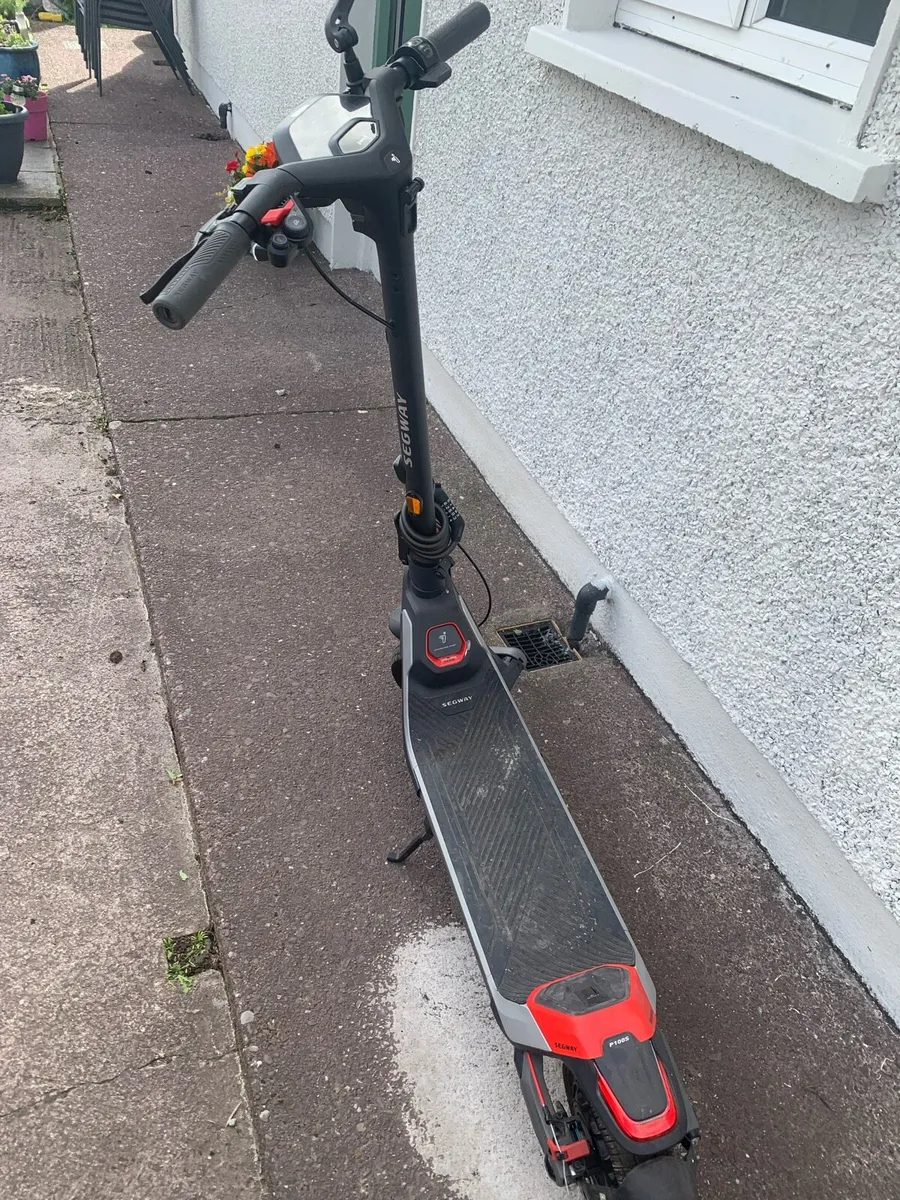 Segway P100S electric scooter - Image 3