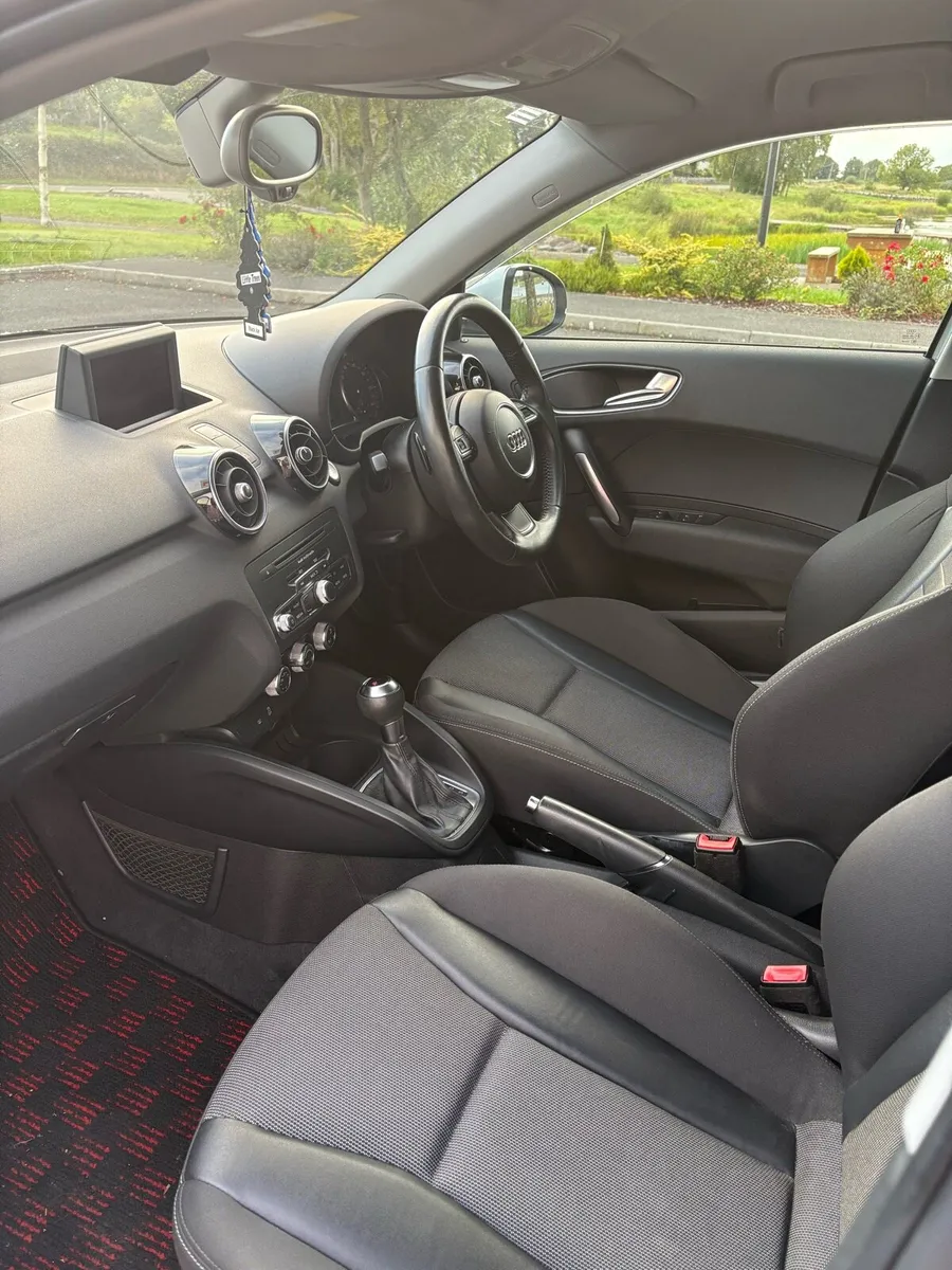Car - Image 4