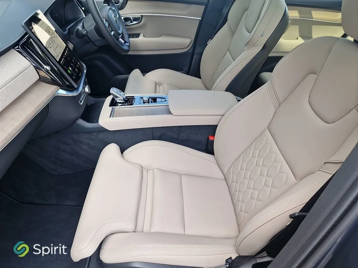 Volvo XC90 T8  plug In Hybrid  Awd  Plus (bright - Image 4