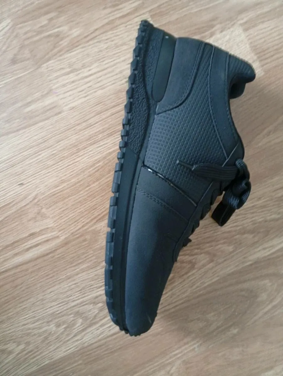 Mens black runners - Image 2