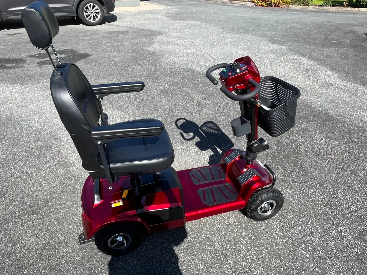Mobility Scooter Deluxe as new - Image 3