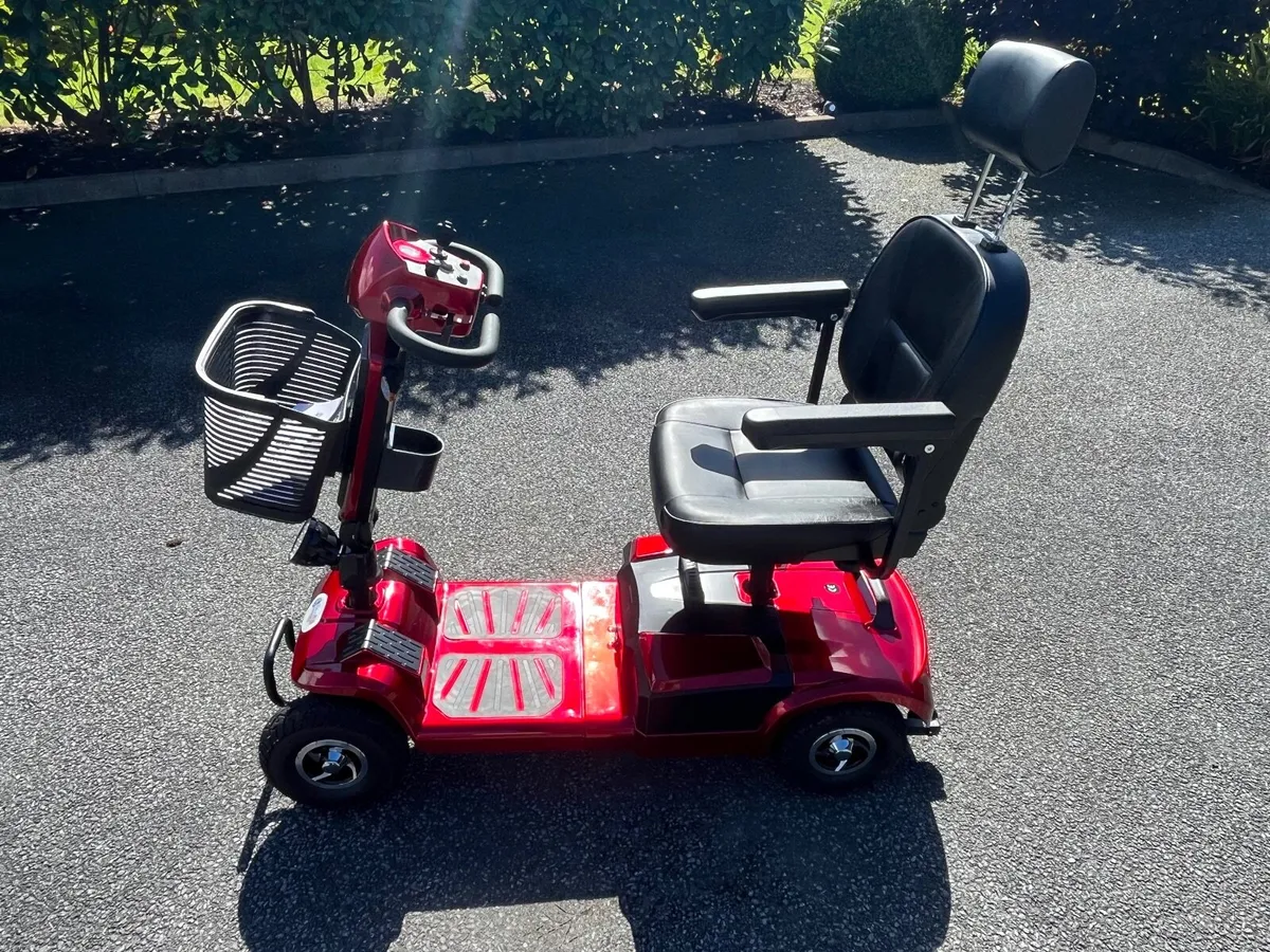 Mobility Scooter Deluxe as new - Image 1