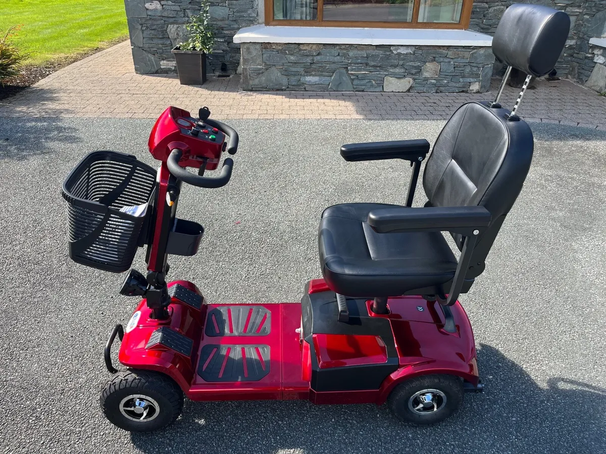 Mobility Scooter Deluxe as new - Image 4
