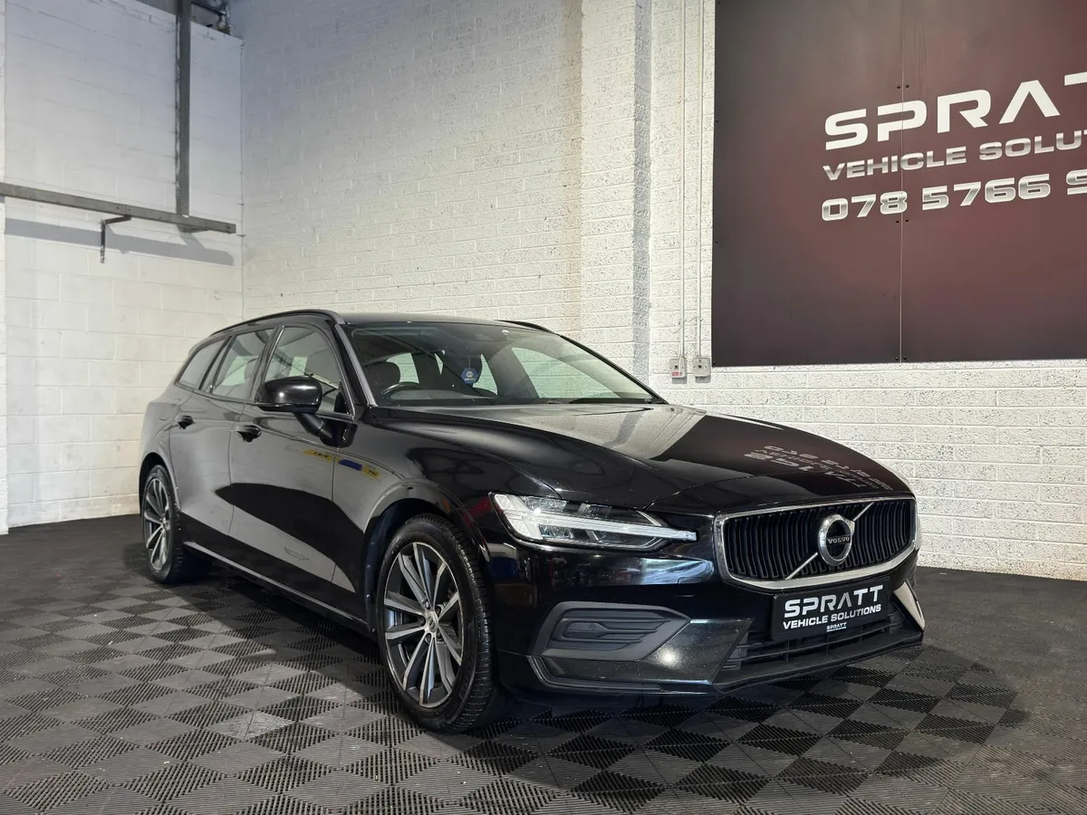 2021 Volvo V60 Momentum  2.0 B4D **NI CAR** - Image 2