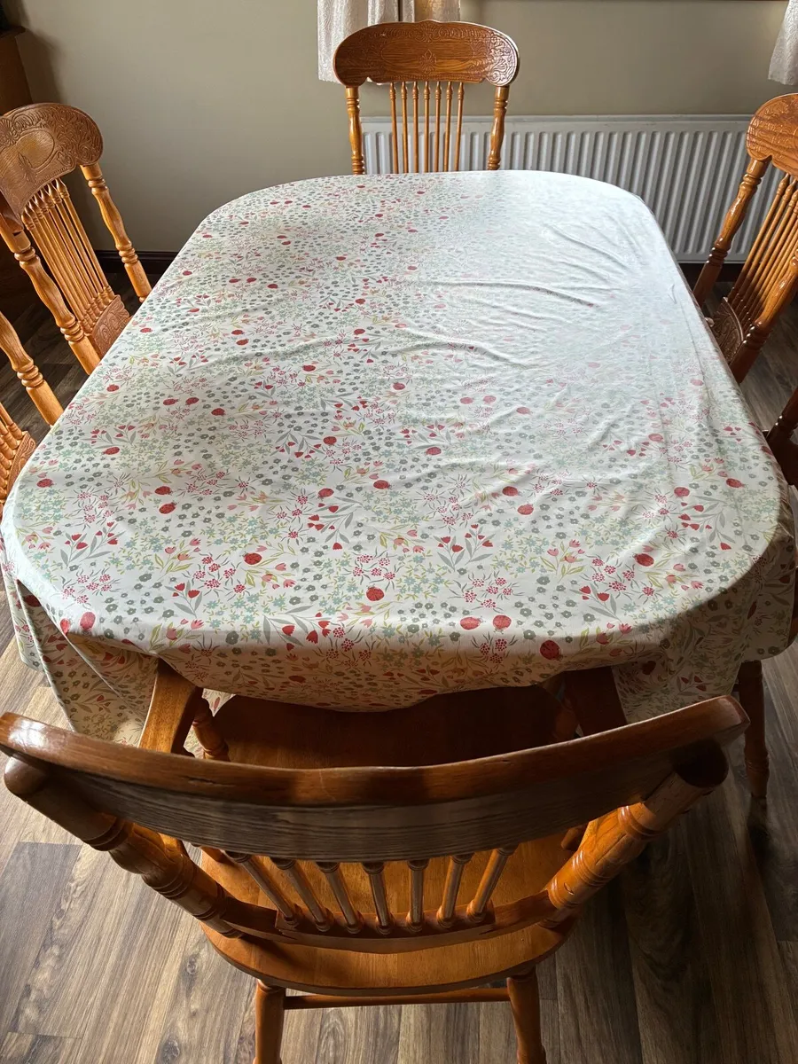 Kitchen table - Image 1