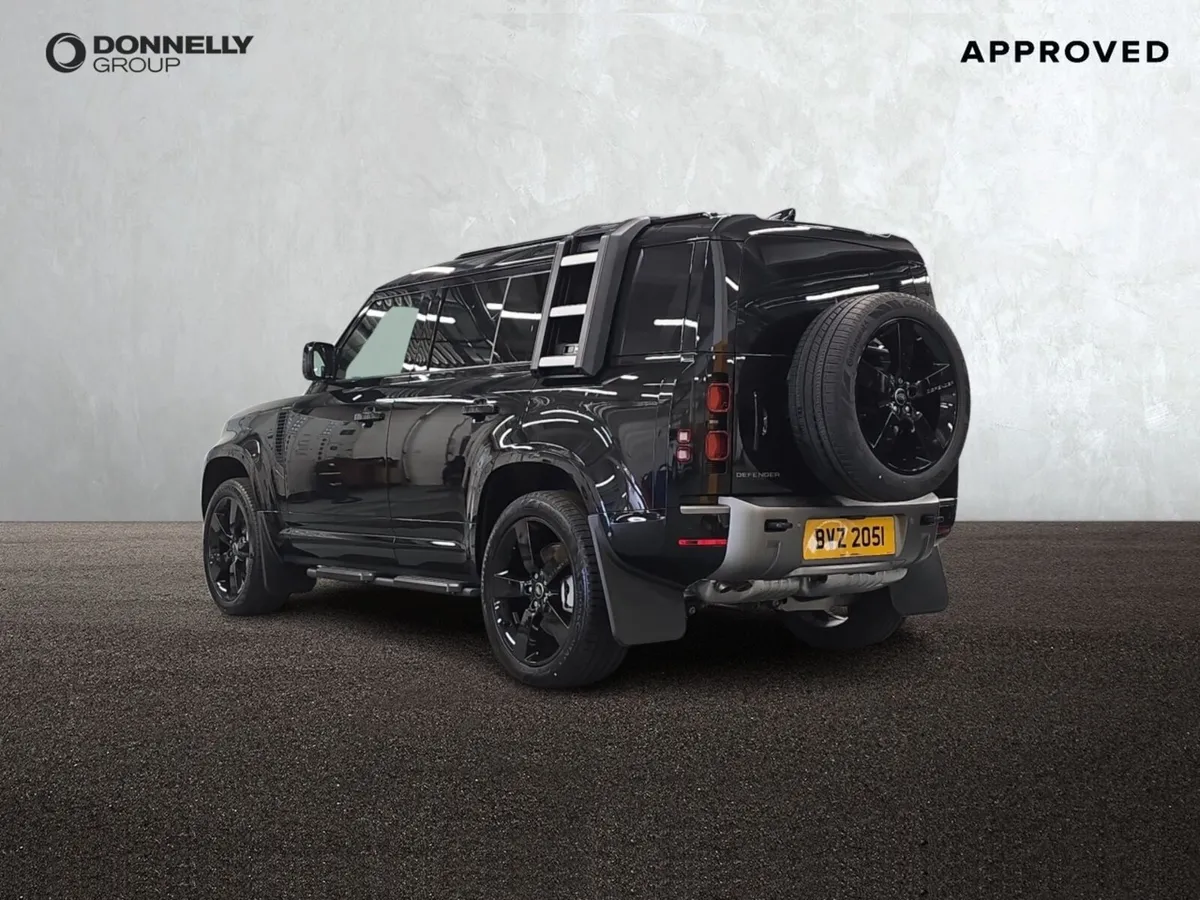 Land Rover Defender 110 Diesel X-Dynamic HSE - Image 2