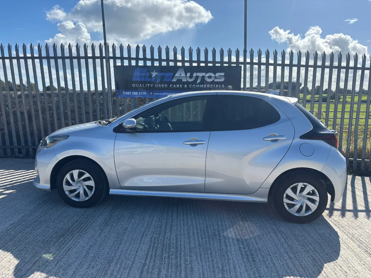 Toyota Yaris Self Charging Hybrid 2021 - Image 4