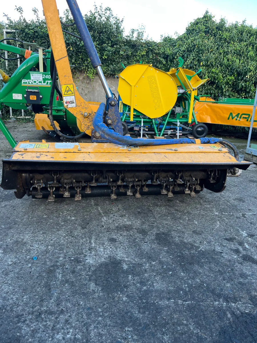 Bomford kestrel hedge cutter - Image 2