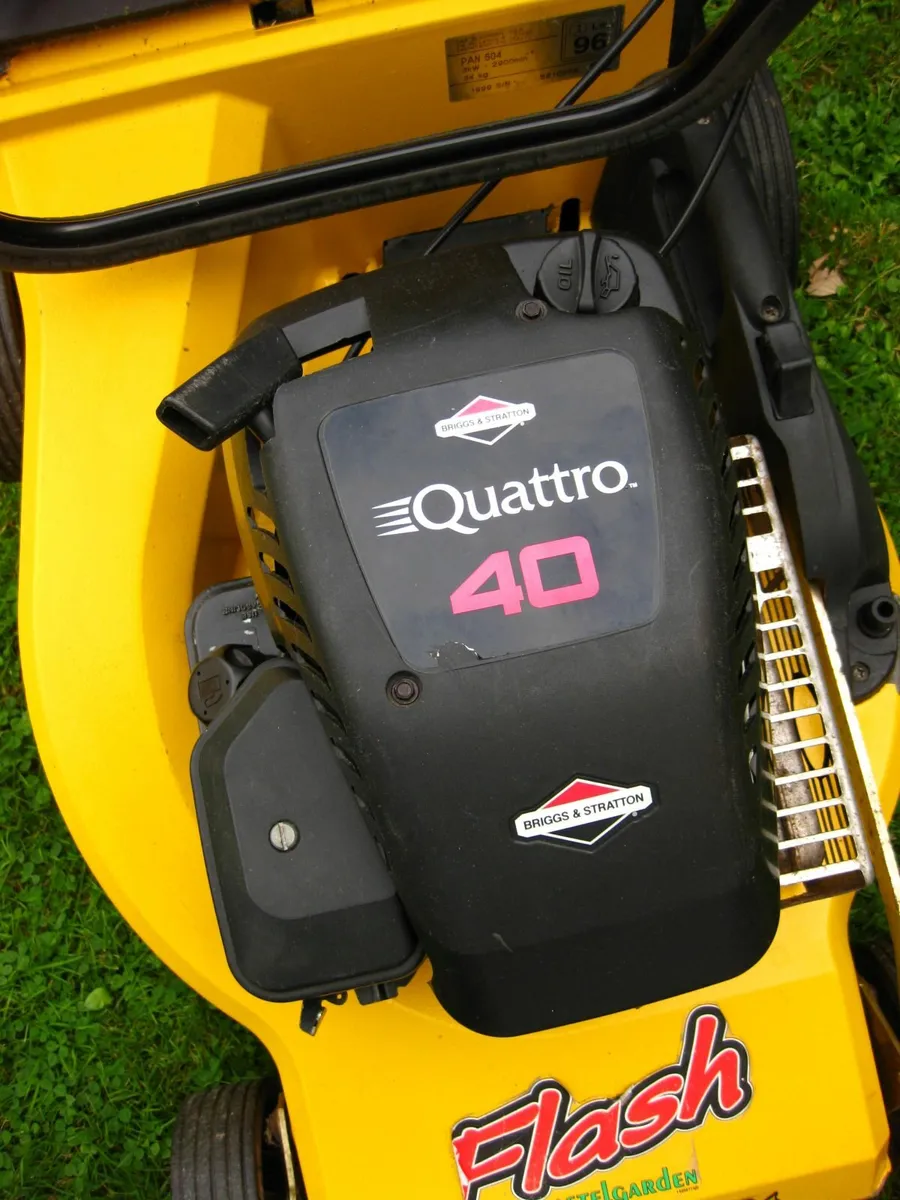 Castlegarden Briggs & Stratton 4HP Petrol Mower. - Image 2