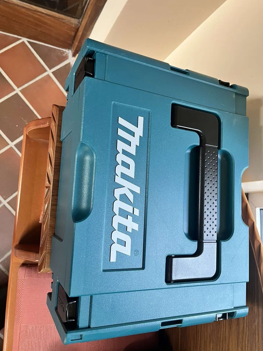 BRAND NEW Makita Sabre Saw+Battery+Charger+Case - Image 1