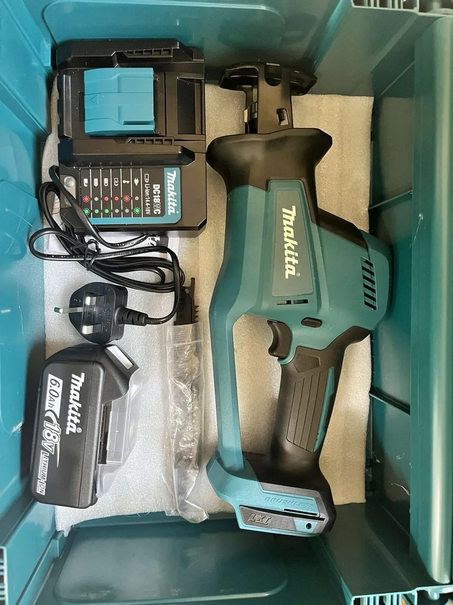 BRAND NEW Makita Sabre Saw+Battery+Charger+Case - Image 2