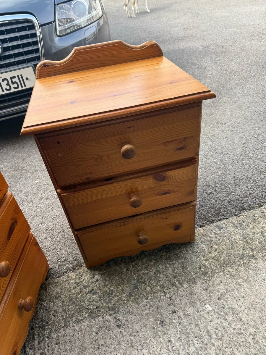 Double bed frame, 2 side lockers, 1chest of drawer - Image 3