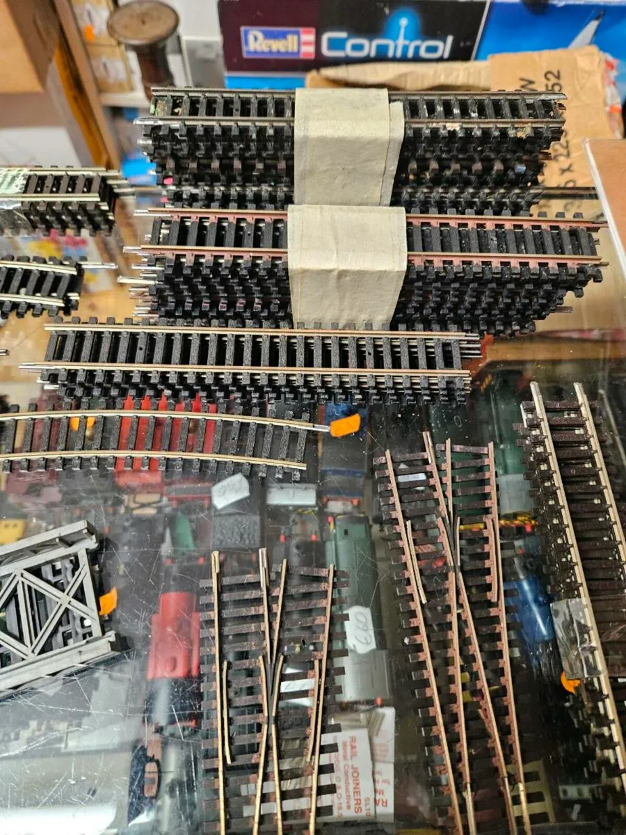 Hornby OO Gauge Track lot 60 pieces - Image 4