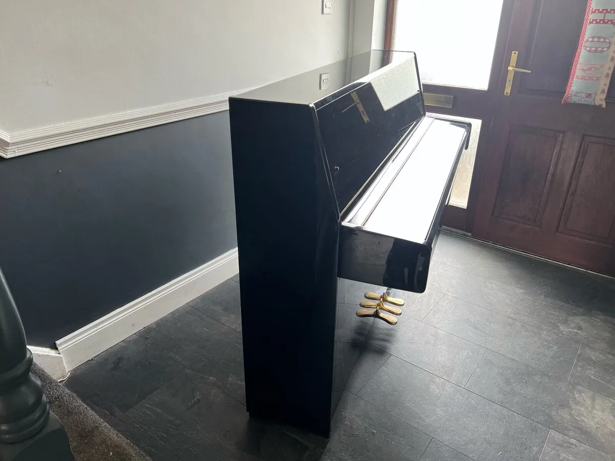 Kawai Kx-10 Piano - Image 1