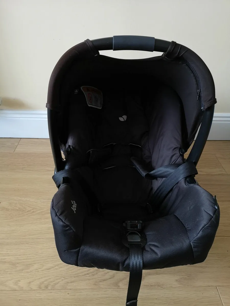 Joie Baby Car Seat with Base - Image 3