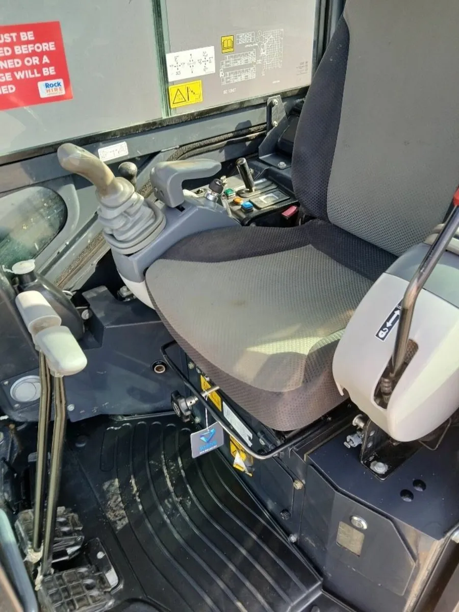 Hitachi Zaxis 26U Excavator 2021 - Image 3