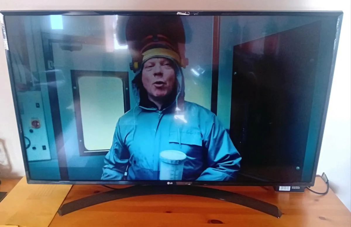 50 inch LG flat screen led tv - Image 2