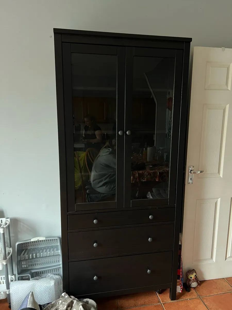 Storage cabinet - Image 1