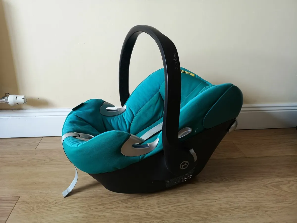 Mamas and Papas Car Seat and Base - Image 2