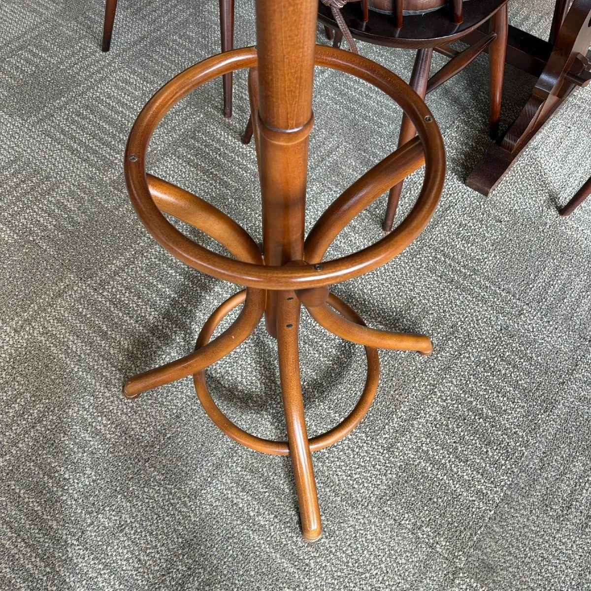 Mahogany bentwood coat stand - Image 3