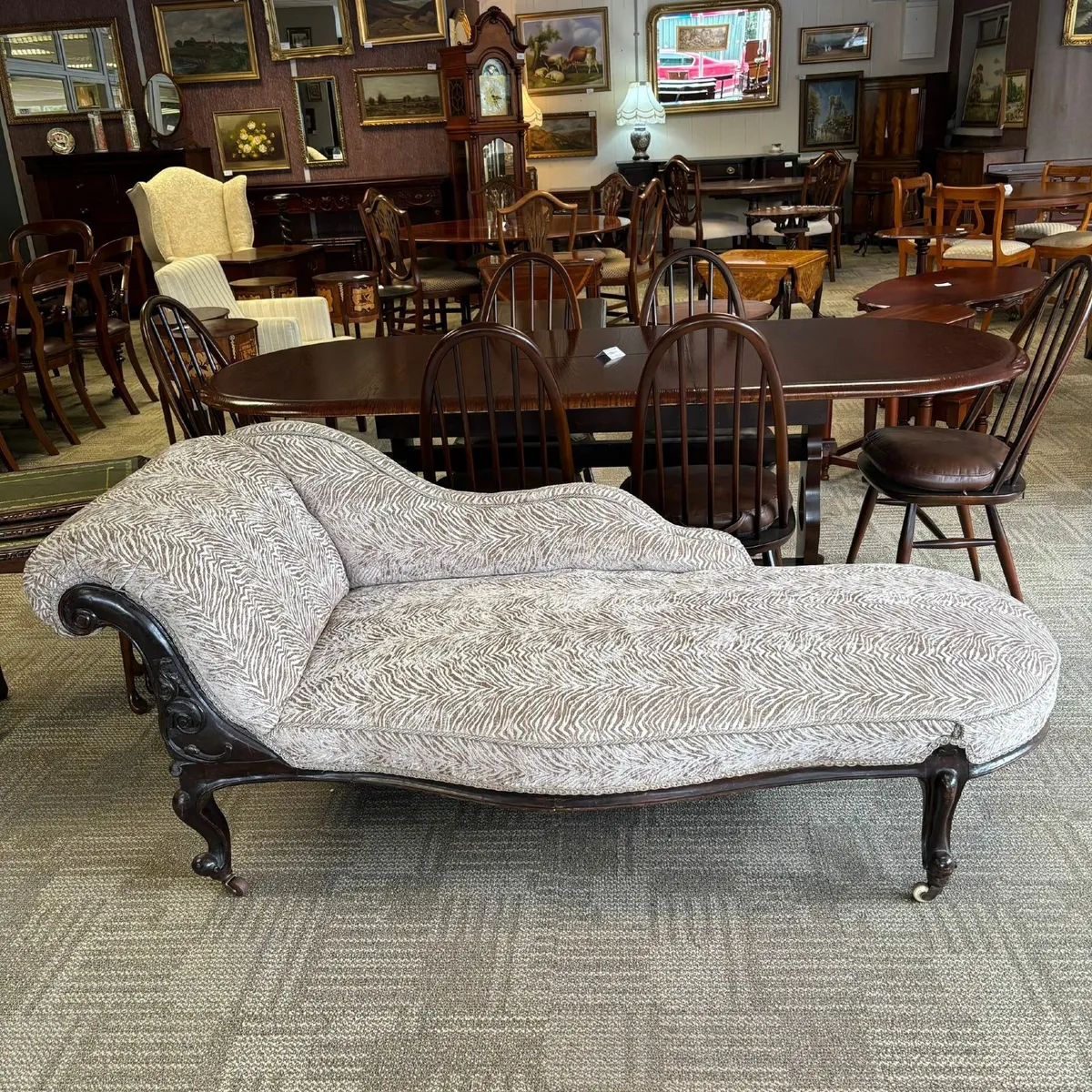 Victorian patterned fabric chaise lounge, mahogany - Image 1