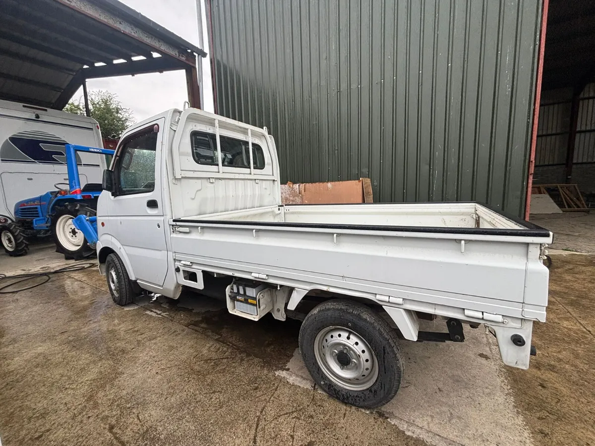 Suzuki Carry 2012 Only 17000km 4 x 4 - Image 2