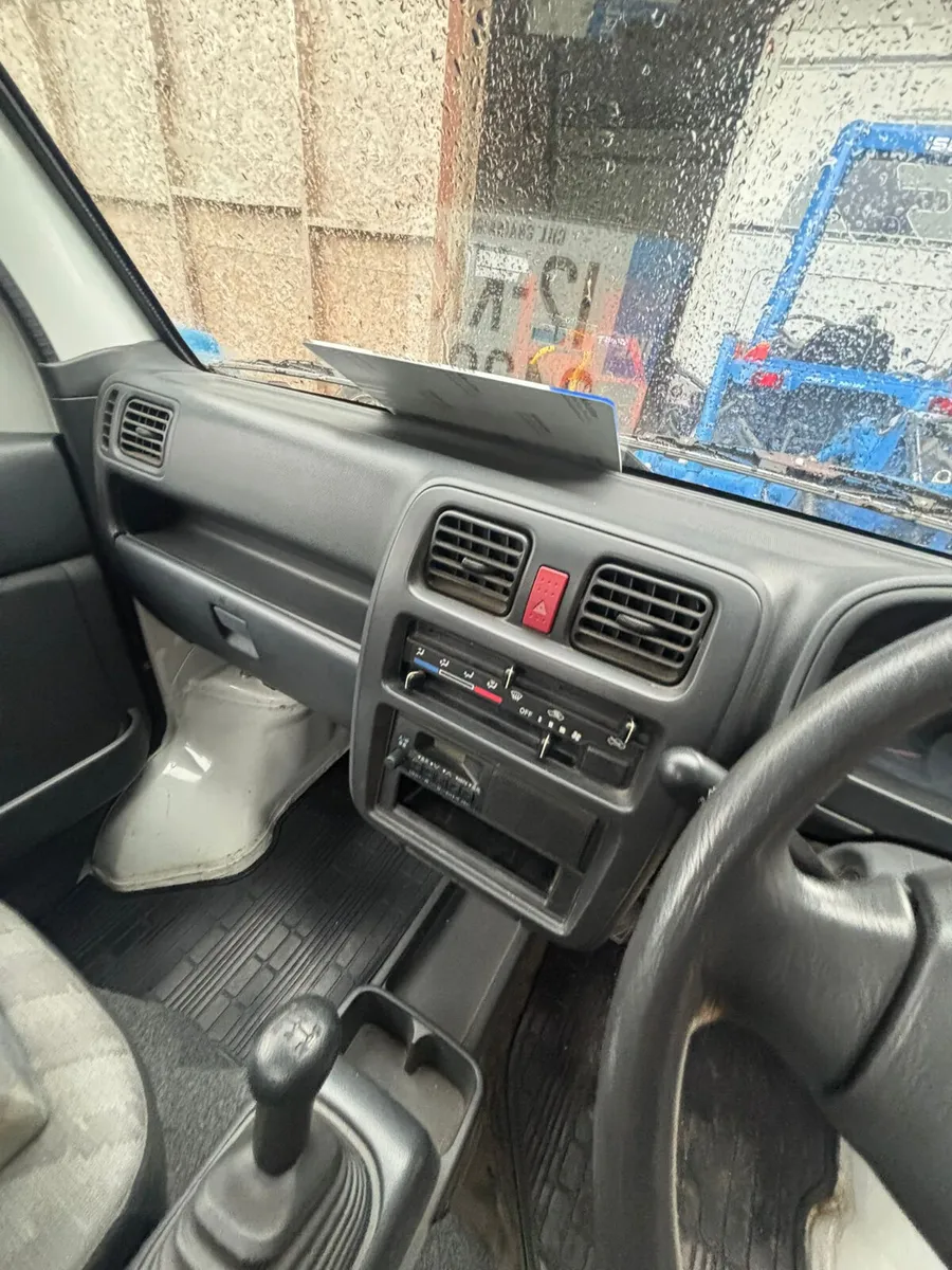 Suzuki Carry 2012 Only 17000km 4 x 4 - Image 3