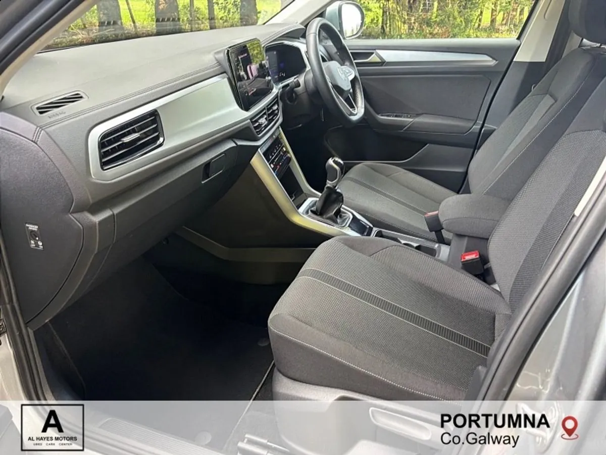 Volkswagen T-Roc 2022 Life 2.0 TDI 6speed 116BHP - Image 4