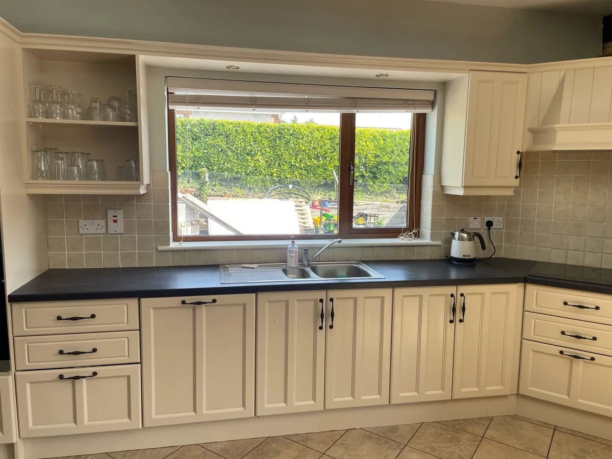 Kitchen - Image 4