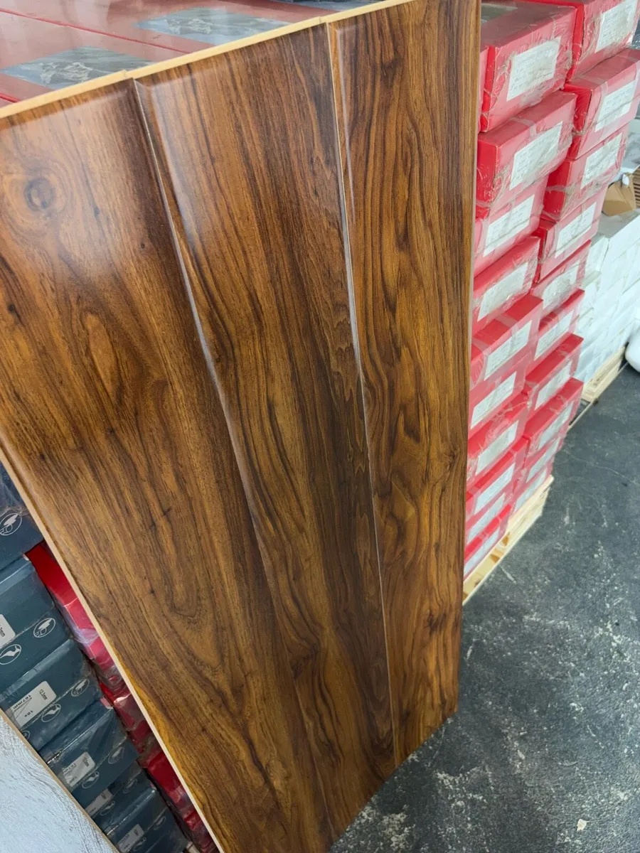 New 12.3mm high gloss flooring - Image 3
