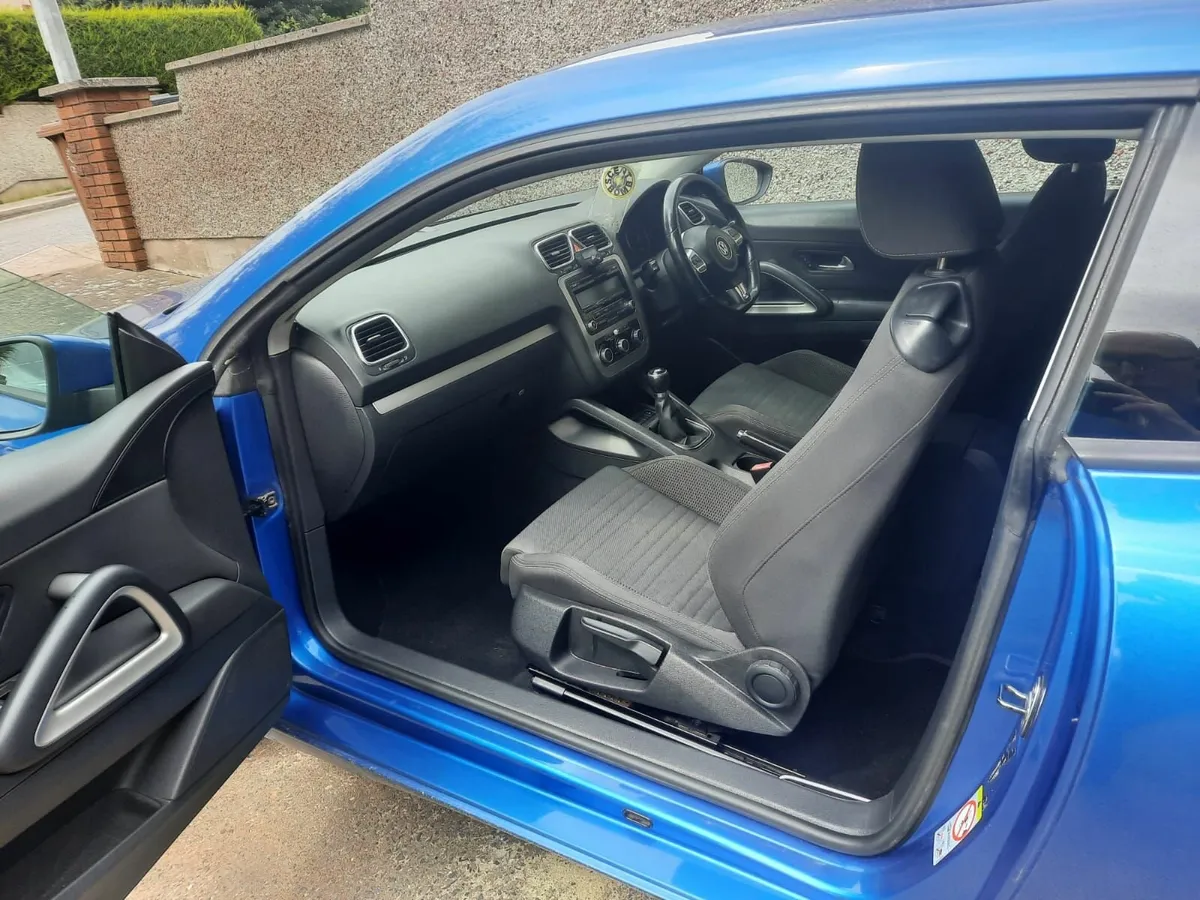 Volkswagen Scirocco 2010 - Image 2