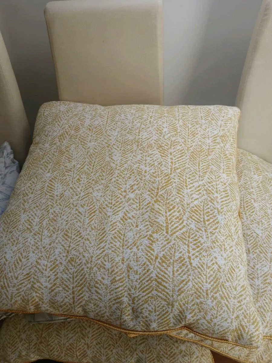 Cushions - Image 3