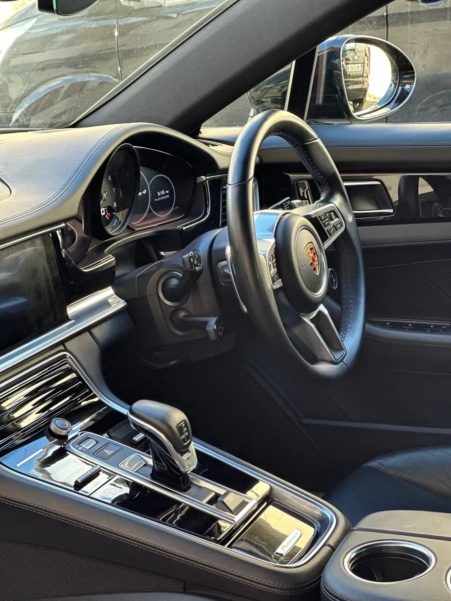 Porsche panamera 4 E-Hybrid - Image 3