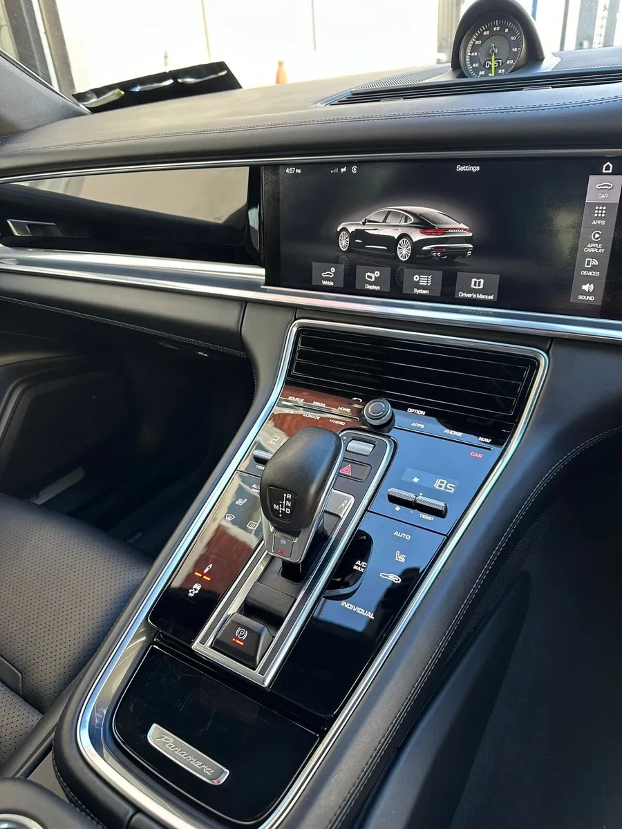 Porsche panamera 4 E-Hybrid - Image 4