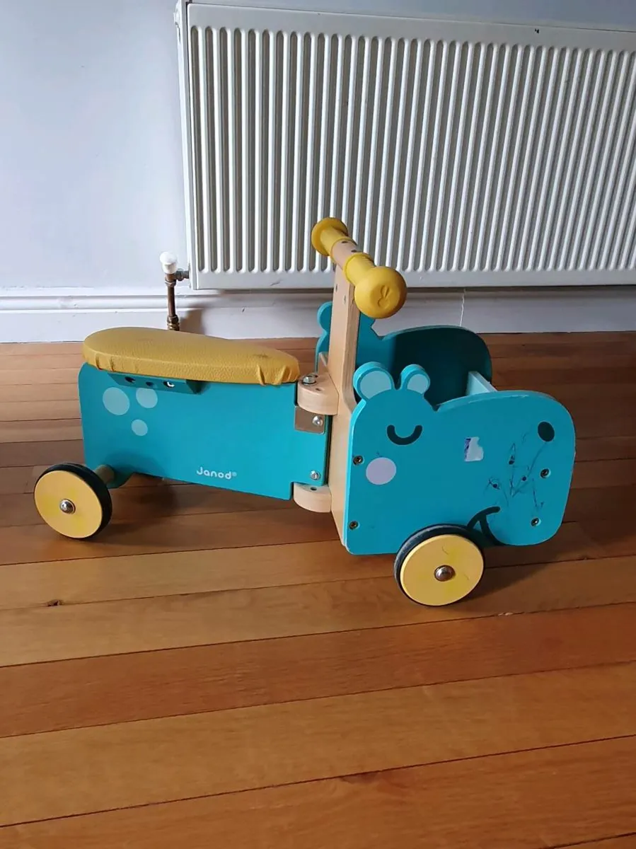 Janod Hippo Ride on - Image 1