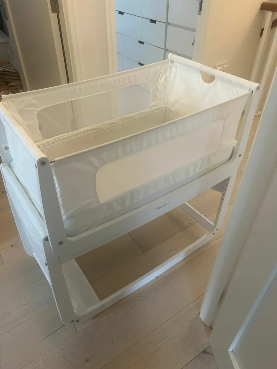 Snuzpod 4 Bedside Crib (2023) - Image 1