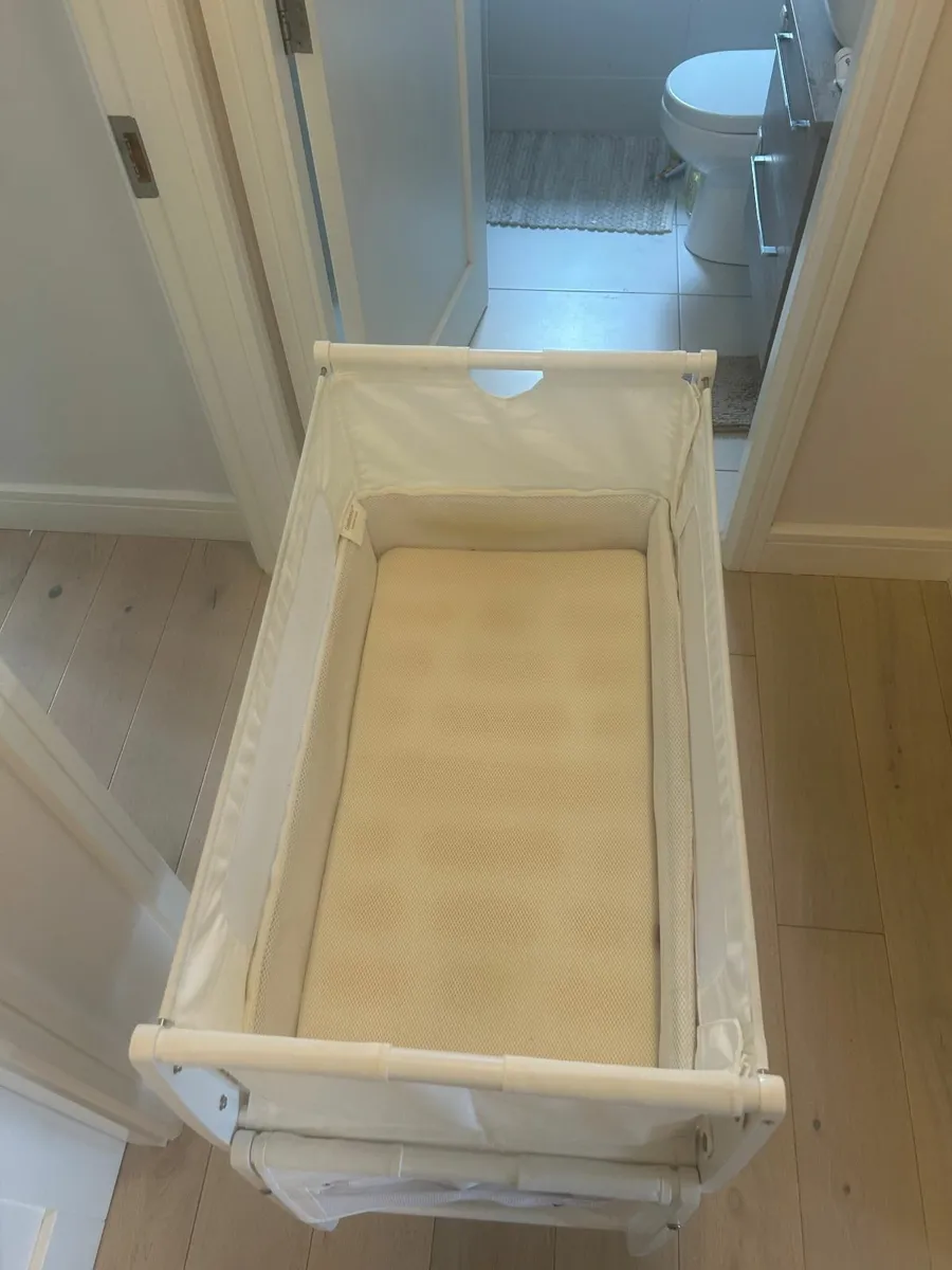 Snuzpod 4 Bedside Crib (2023) - Image 2
